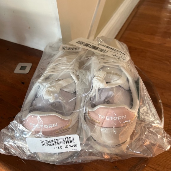 Tretorn Kristine Elite Sneakers, women’s size 7, NWT - Picture 9 of 11